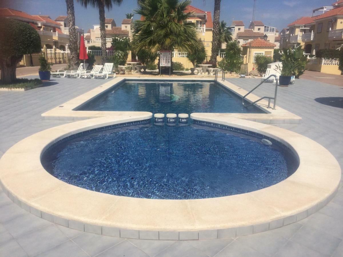 Torrevieja, La Torreta Ground Floor Apartment With Large Private Patio Garden Buitenkant foto
